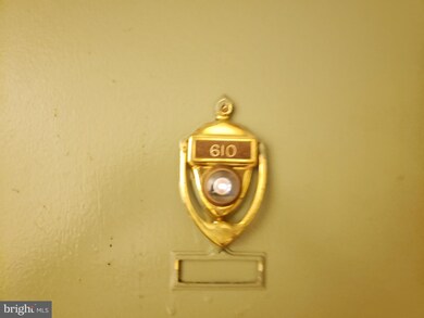 6011 Emerson St unit 610, Bladensburg, MD 20710 - photo 3