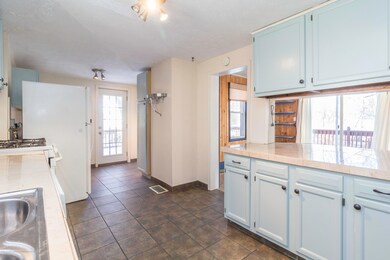 1028 Lenore Ave, Lansing, MI 48910 - photo 7