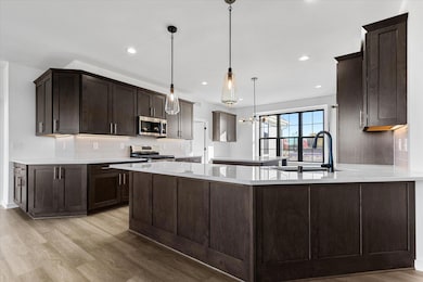 W251 N2371 Valleyview Cr 03 Kitchen