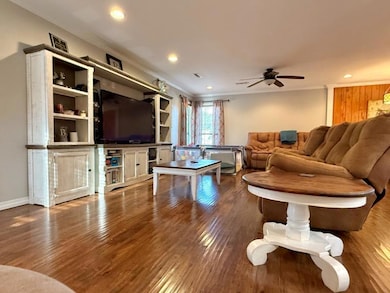 4familyrmPhoto Sep 21 2025, 5 10 16 PM