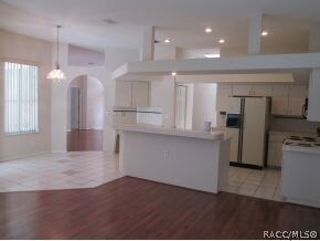 Open Kitchen & Breakfast Nook