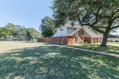 7518 Lemon Tree Cir, Houston, TX 77088 - photo 3