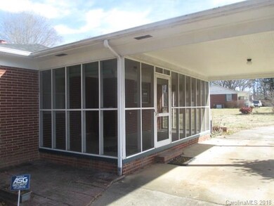 3800 Charles Raper Jonas Hwy Porch