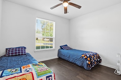 832 N Atkerson Ln, Euless, TX 76040 - photo 5