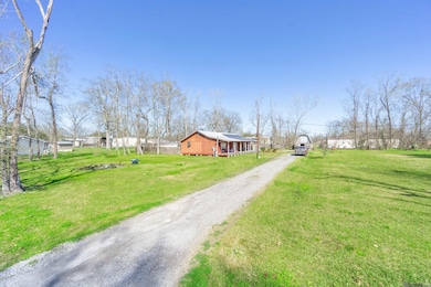 14098 Adam Arceneaux Dr, Gonzales, LA 70737 - photo 2