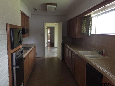 3429 3429 Keaton, Tyler, TX 75701 - photo 2