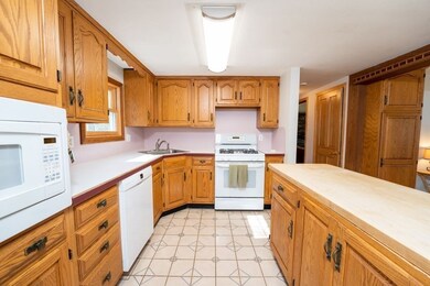 139 Oak St, Pembroke, MA 02359 - photo 5