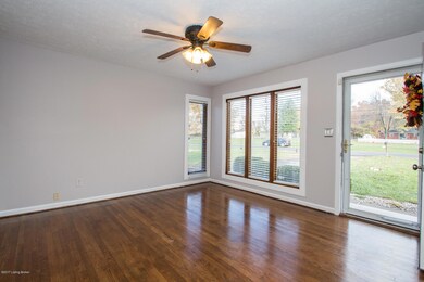 9106 New Maple Rd, Louisville, KY 40229 - photo 4