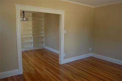 320 Vermont St, West Roxbury, MA 02132 - photo 7