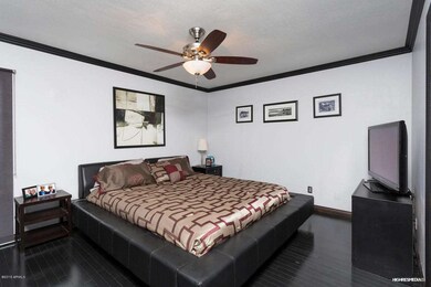 Master Bed-3001 E Weldon