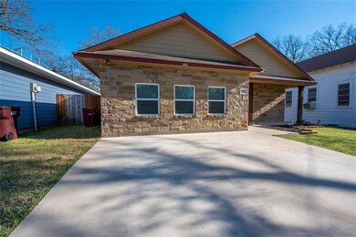 719 E 6th St, Bonham, TX 75418 - photo 2