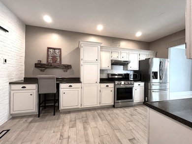 unlisted-address, Algonquin, IL 60102 - photo 2