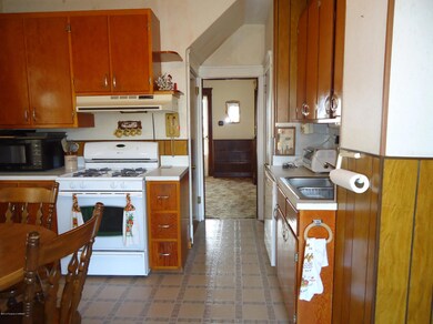 16 Maltby Ave, Kingston, PA 18704 - photo 6