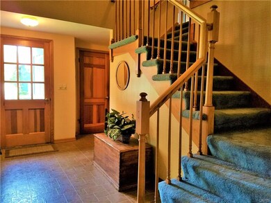 Very large foyer to greet your guests.