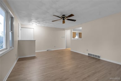 1423 99th St, Niagara Falls, NY 14304 - photo 4