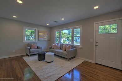 05-LIVING ROOM