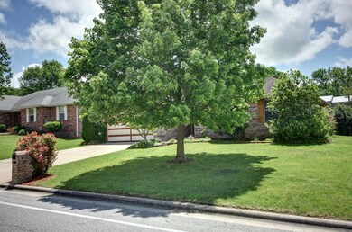 1106 W Butterfield Dr-5