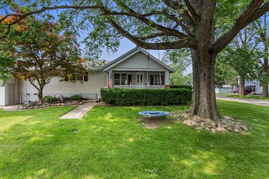 504 S West Union St, Monticello, IL 61856 - photo 2