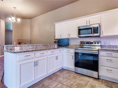 4016 Gyrfalcon Dr, Norman, OK 73072 - photo 2