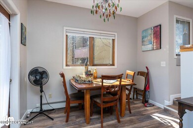 11-Dining_MAX6424