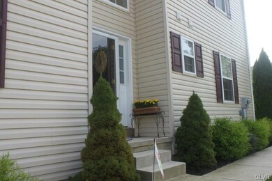 6805 Hunt Dr, Macungie, PA 18062 - photo 4