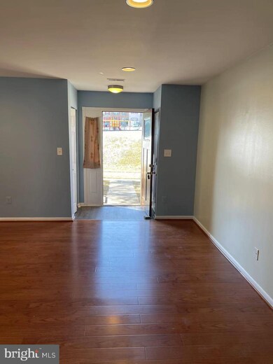 20161 Locustdale Dr, Germantown, MD 20876 - photo 4