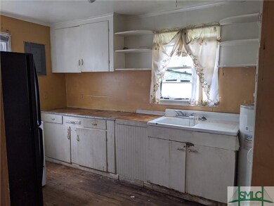 Garage Apartment Kitchen