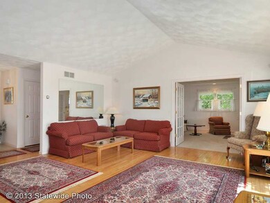 11 Evergreen Ct, Wakefield, RI 02879 - photo 3
