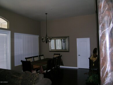 FORMAL DINING