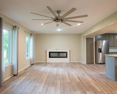 210 San Bernard St, Bay City, TX 77414 - photo 6