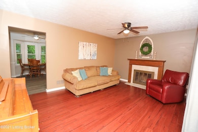 6516 Daverman Ct, Louisville, KY 40228 - photo 2