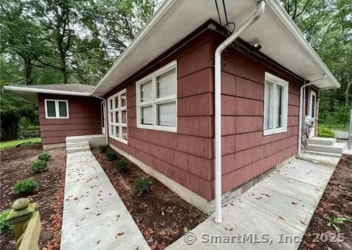 958 Dunbar Hill Rd, Hamden, CT 06514 - photo 2