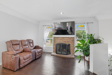 2839 Henslow Ave N, Saint Paul, MN 55128 - photo 2