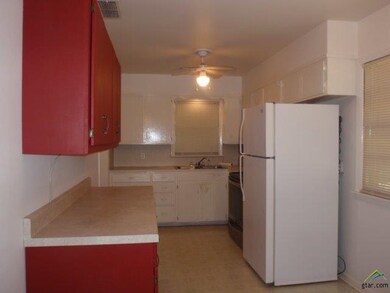 2836 Amy Ln, Tyler, TX 75701 - photo 4