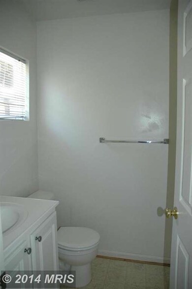 22954 Fontwell Square, Sterling, VA 20166 - photo 7