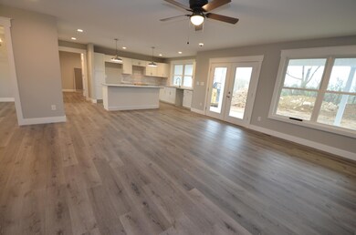 566 Harvest Ln, Harrodsburg, KY 40330 - photo 3