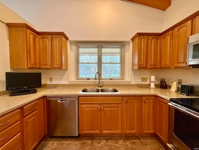 615 Briarwood Ln, Marion, IN 46952 - photo 5