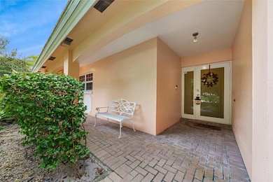 900 Cypress Terrace unit V61, Pompano Beach, FL 33069 - photo 2