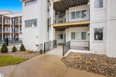 1995 Us-31 N unit 220, East Bay Township, MI 49686 - photo 3