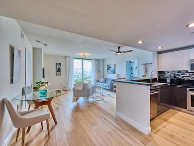 610 Clematis St unit 522, West Palm Beach, FL 33401 - photo 3