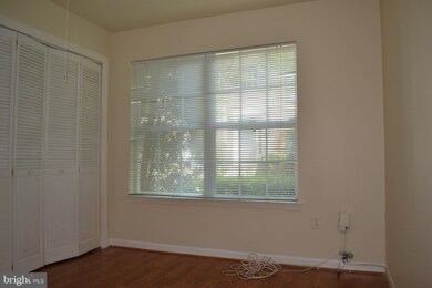 21156 Camomile Ct unit 121, Germantown, MD 20876 - photo 5