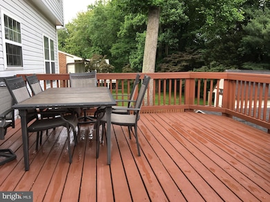 5800 Huckburn Ct, Laurel, MD 20707 - photo 6