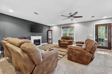 1126 19th St, Logansport, IN 46947 - photo 6