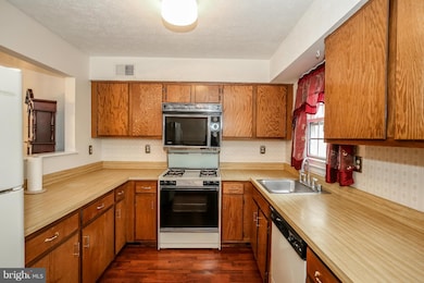 11417 Cosca Park Place, Clinton, MD 20735 - photo 7