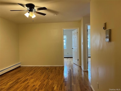 410 Jericho Turnpike unit 2B, New Hyde Park, NY 11040 - photo 4