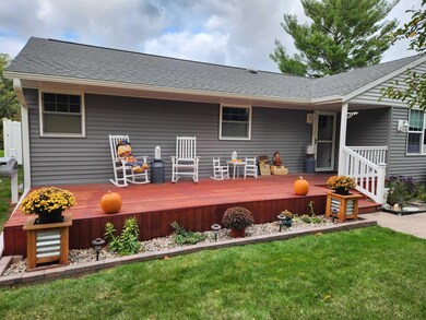 1505 Division St, Decorah, IA 52101 - photo 2