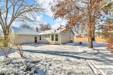 5824 SW 28th Terrace, Topeka, KS 66614 - photo 3