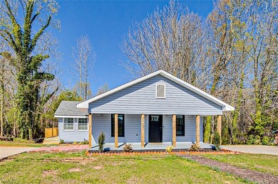 1122 Uwharrie St, Asheboro, NC 27203 - photo 2