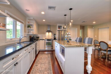 Granite Island/All Stainless Appliances!