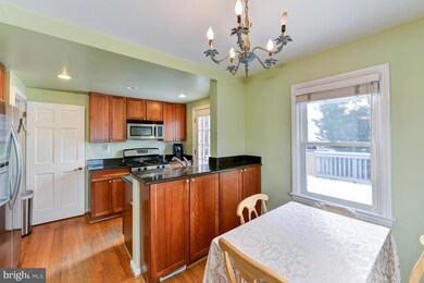 2609 Farmington Dr, Alexandria, VA 22303 - photo 7